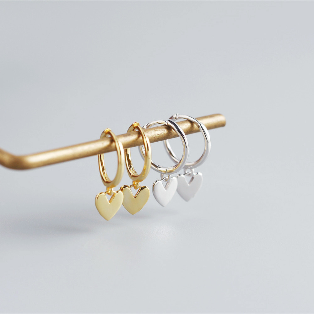 S Donna Instagram Style Edizione coreana Smooth Peach Heart Ear Buckles Super Immortal Piccoli orecchini in argento fresco_voghion.com