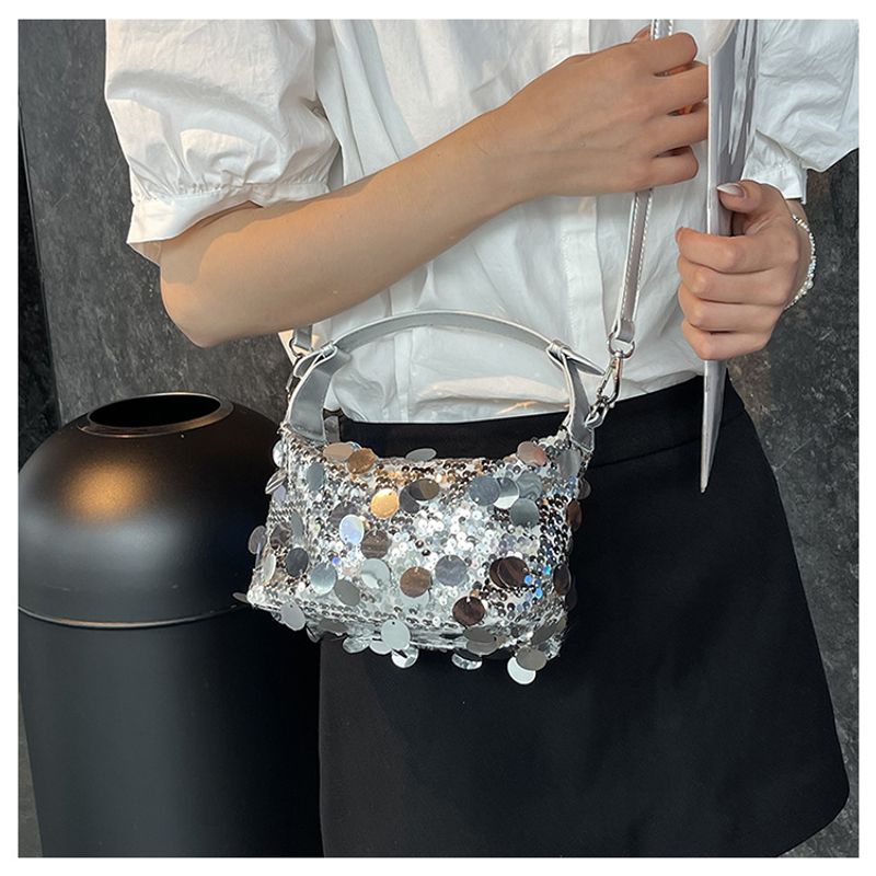 Modische kleine quadratische Tasche Damen im neuen ausländischen Stil 2024 mit Pailletten, Knödeltasche, vielseitige_voghion.com