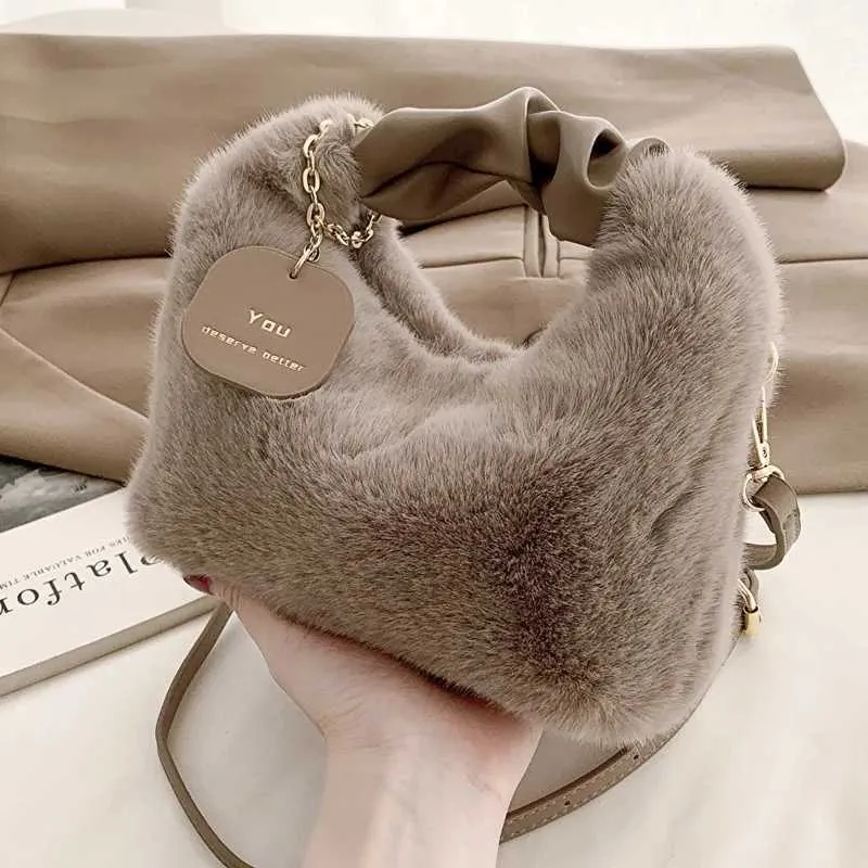 Wan Soft Plush Handbag New Fi Autumn/Winter Korean Edition Simple Ten Font Shopping Bag Y241106_voghion.com