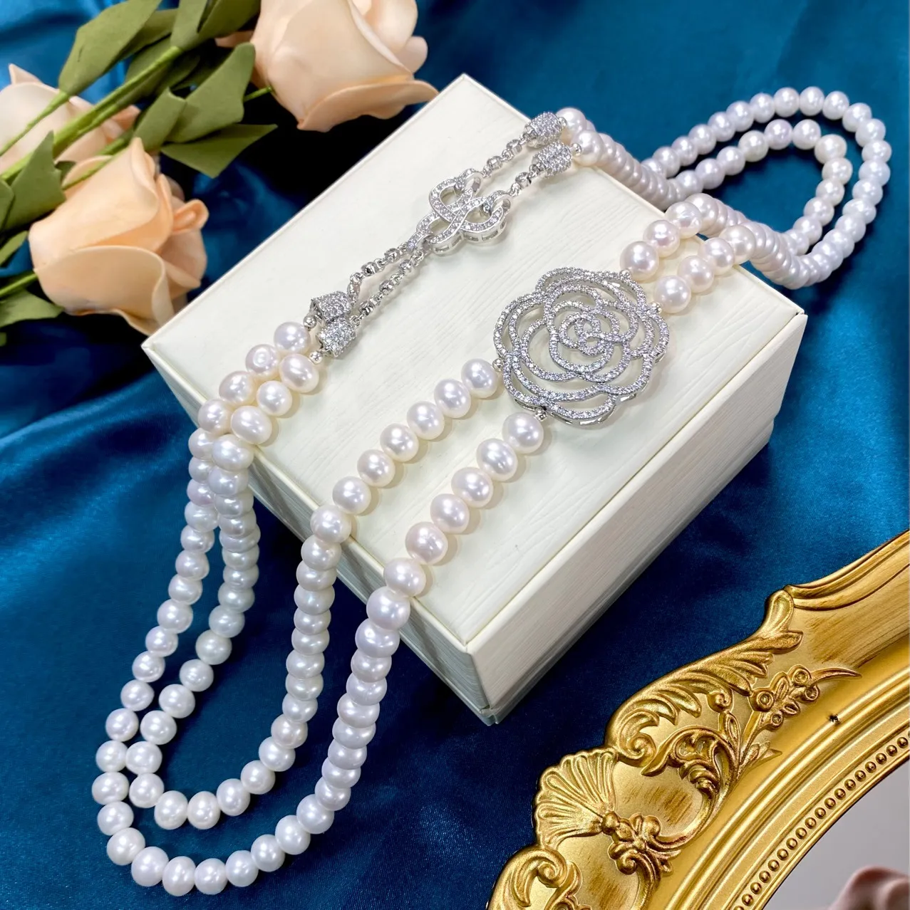 Chaînes 2 rangs de perles d'eau douce blanches rondes 8-9 mm collier 60 cm FPPJ perles en gros nature_voghion.com