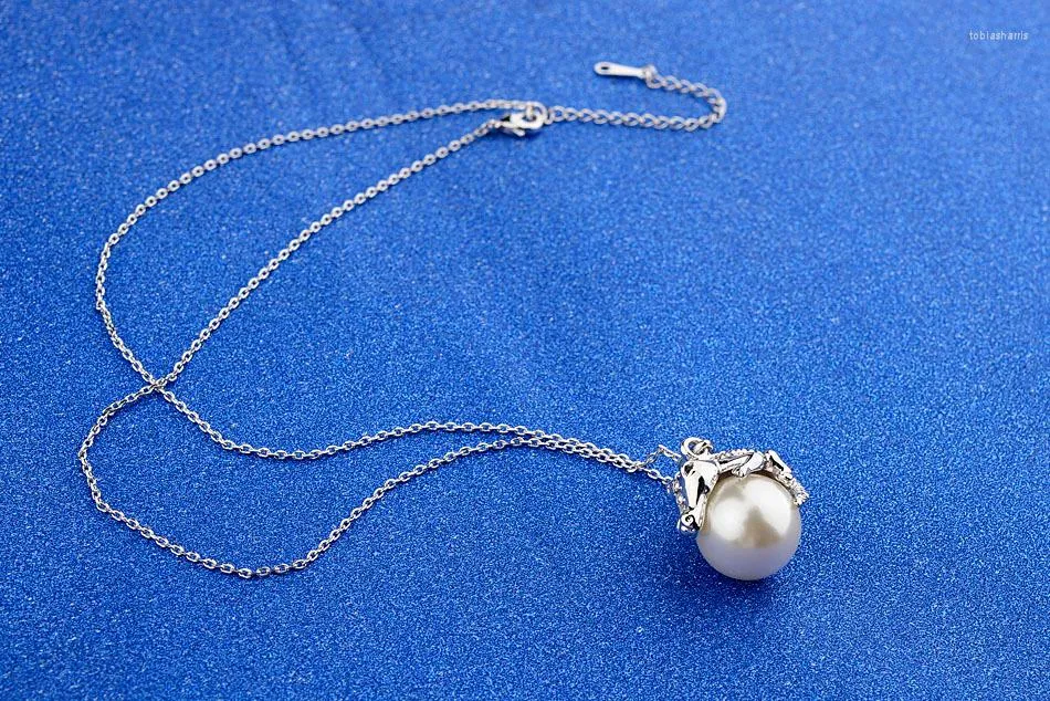 Chains Top Quality Italina Brand Exquisite Mosaic White Pearl Crocodile Pendant Clavicle Chain Necklace For Women_voghion.com