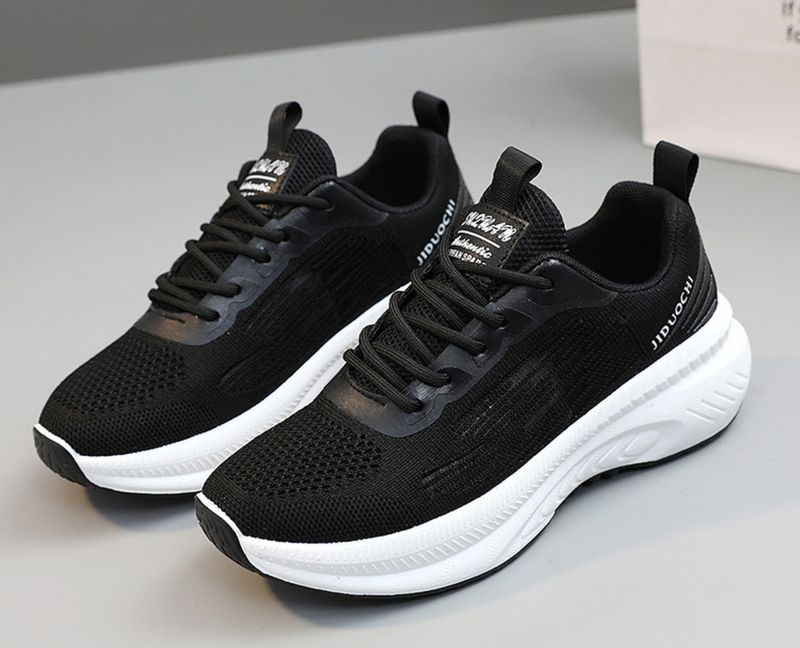 Tendances du printemps 2024 pour les chaussures de sport et de loisirs pour le nouveau jour de Noël_voghion.com