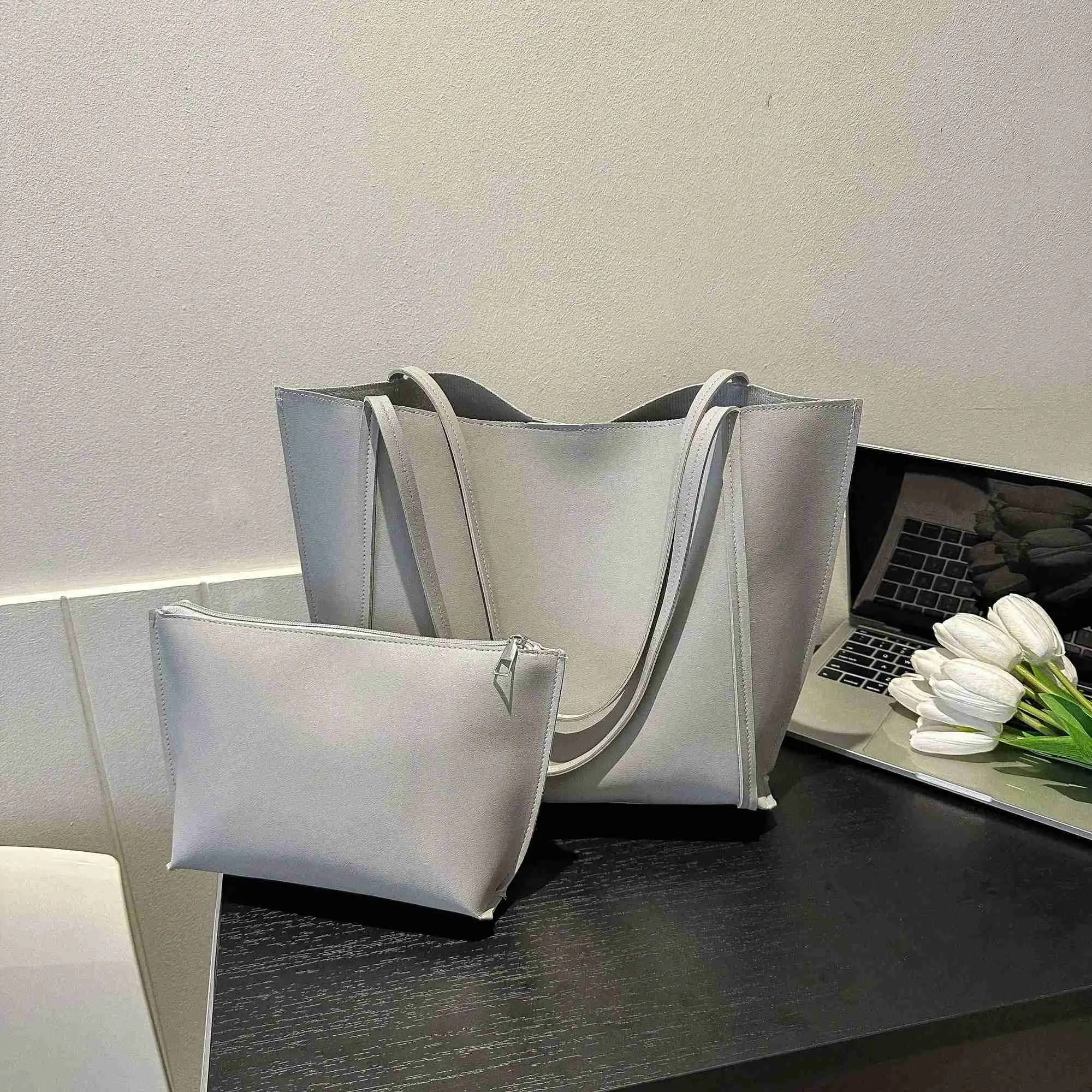 Minimalist Vintage Large Capacity Solid Color Shoulder Bag With Insert PouchC241104_voghion.com