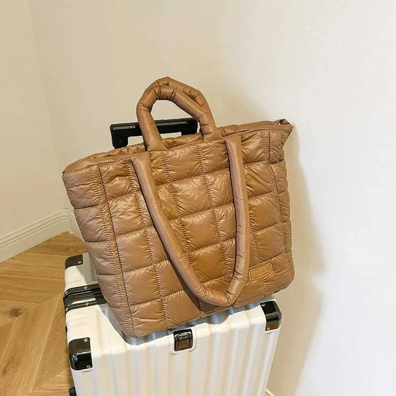 Geantă de umăr pufoasă de designer pentru femei, geantă de lenjerie de pat, bumbac cu puf, capacitate mare, geantă de cumpărături de iarnă Y241115_voghion.com