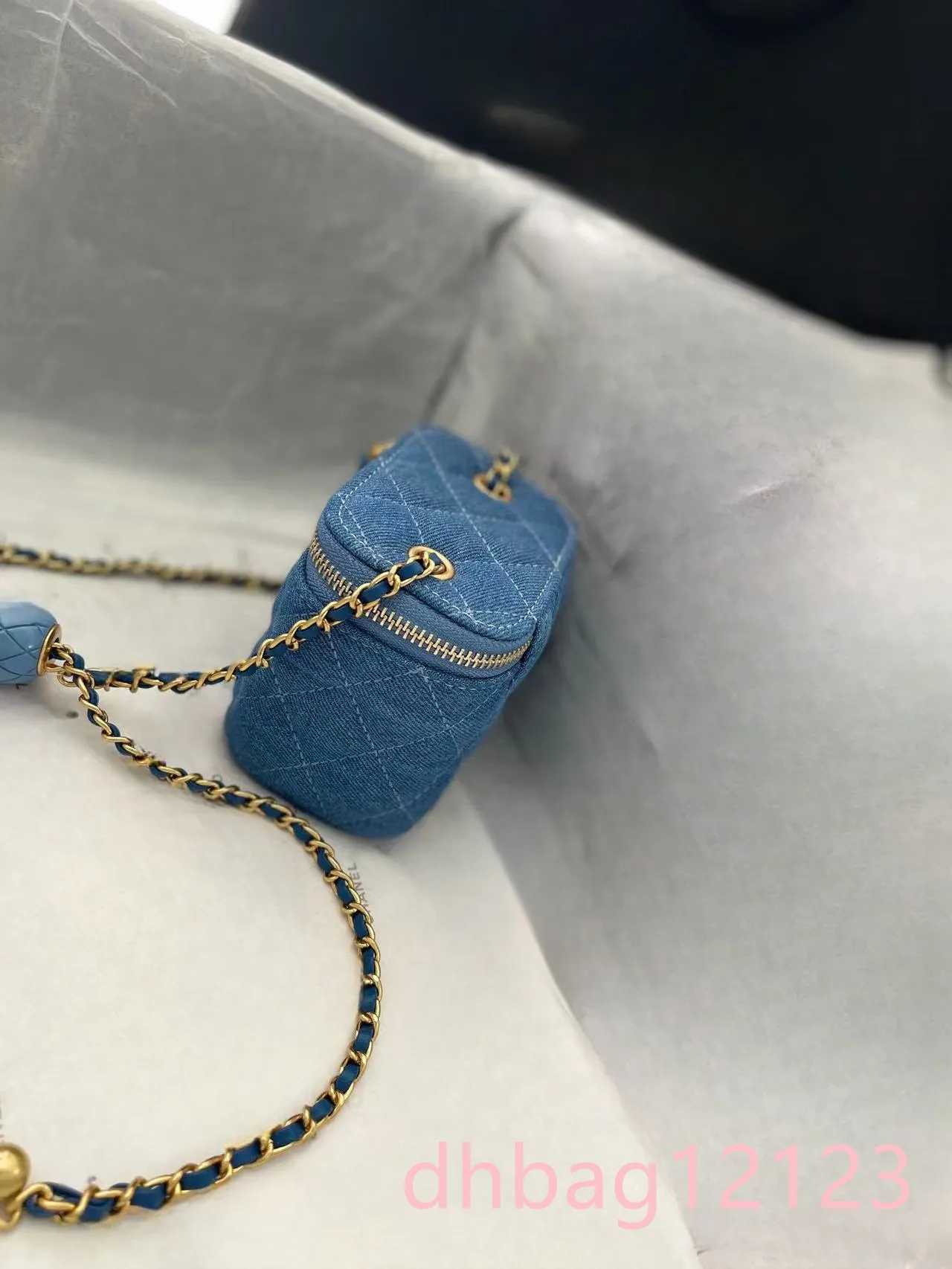 Borsa da designer, piccola scatola per il trucco, in denim, in pelle di pecora, con perle schiacciate, pallina dorata, accessori in metallo, borsa a mano con spalla inclinata, rossetto_voghion.com
