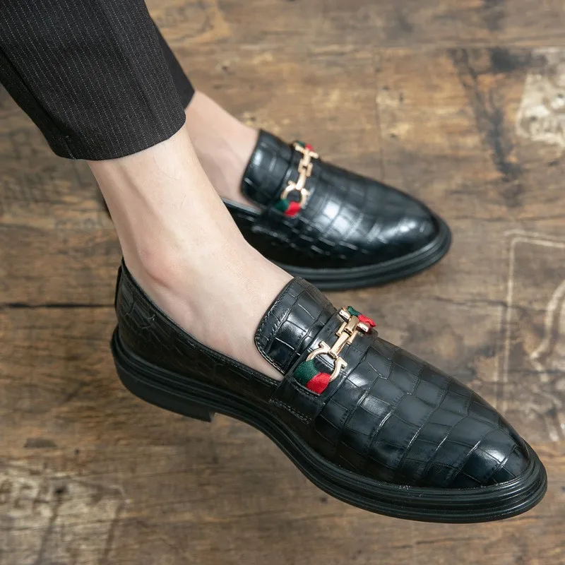 2023 nya män Casual Classic Designer Emed Läder Märke Bekväma Business Klänning Skor för män Loafers_voghion.com