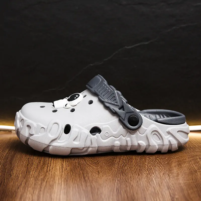 Two-color Hole Sandals For Men Lightweight Comfortable Slippers_voghion.com