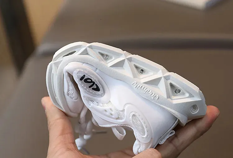 New LED Baby Boys Luminous Running Childrens Breathable Mesh Sports Shoes Size 21-30 240627_voghion.com