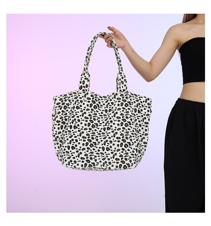 2024 versione coreana Ins Wind große Kapazität Leopardenmuster Tasche Damen neue Modeliterarische_voghion.com