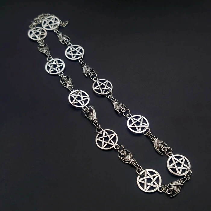 Collane Nuova collana con pentagramma e pipistrello_voghion.com