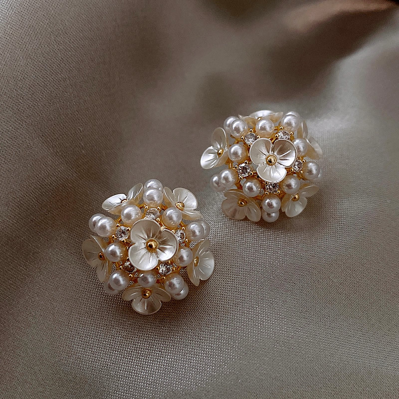 Pearl petal earrings for women niche design earrings trendy temperament internet celebrity earrings silver needle_ipsvogv.com