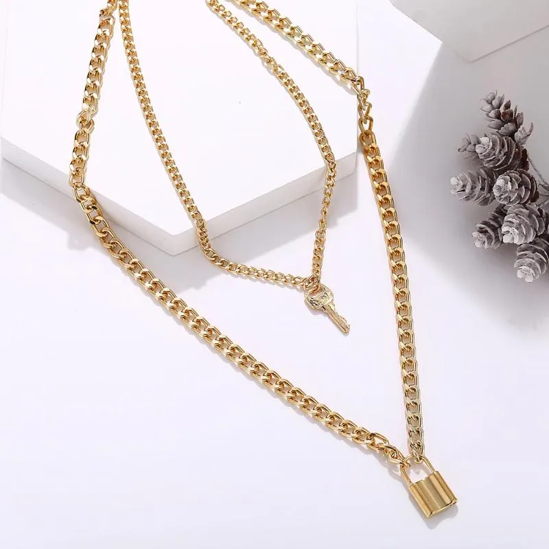 Collane con ciondolo 2023 Collana con lucchetto a chiave alla moda per donne Collane con lucchetto a catena a doppio strato color oro gotico_voghion.com