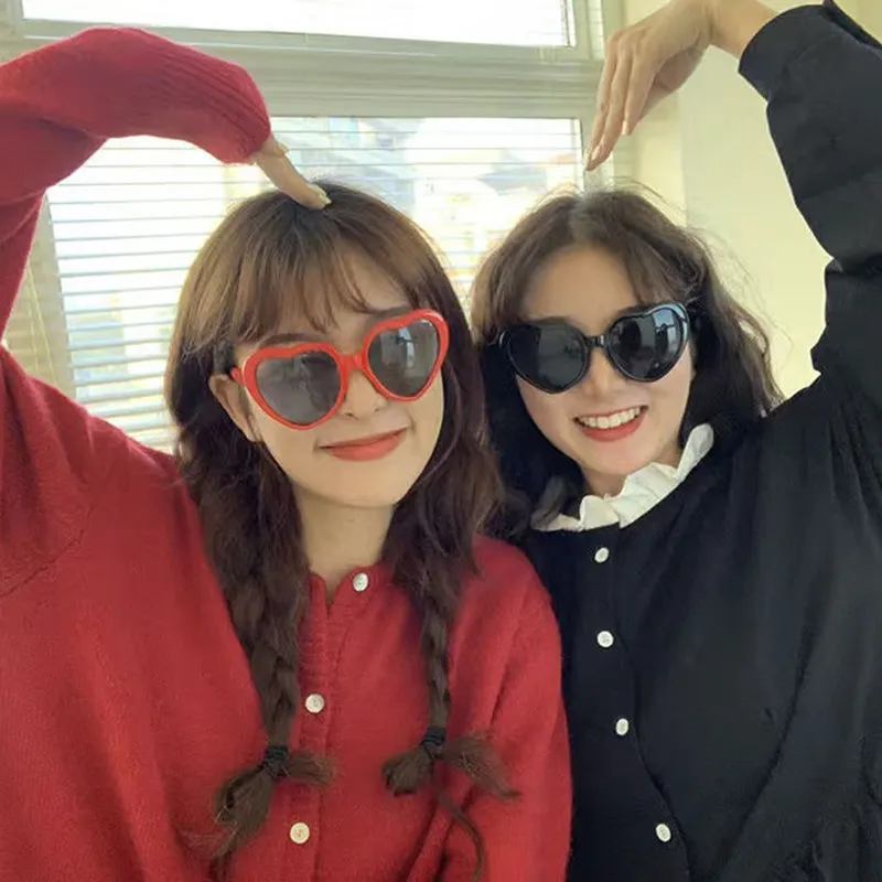 Frau Lichter ändern Liebe romantische Brille Nacht schütteln Stimme Netz rot gleichen Absatz Pfirsich Herz weibliche Flut 2024 oval_voghion.com