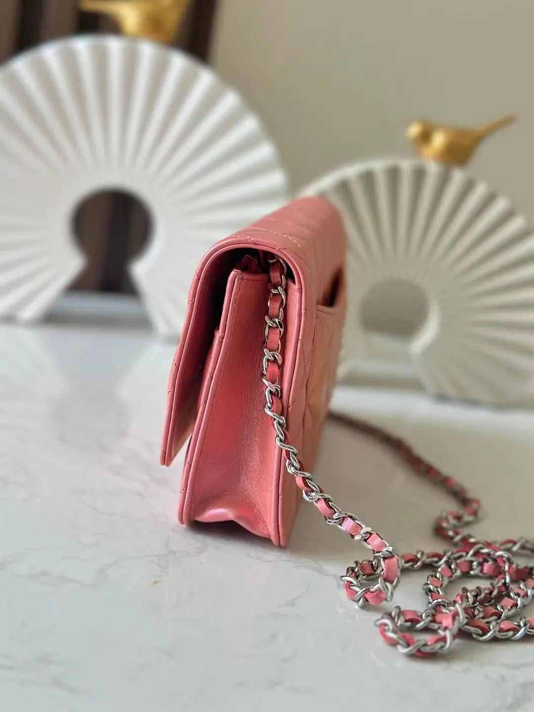 Top Designer Wallets On Chain Pearlescent Woc Flap Smooth Lambskin Leather Dia Pattern Handbags Gold Tone Hardware_voghion.com
