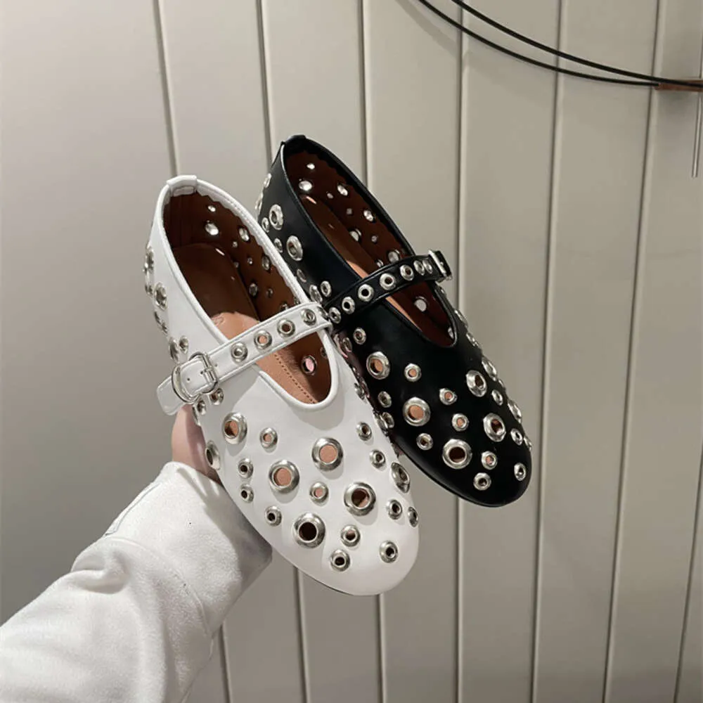 Version en cuir de vachette ~ nouveau design de niche Mary Jane à fond plat avec cuir véritable, rivets métalliques, ballerine simple évidée_voghion.com