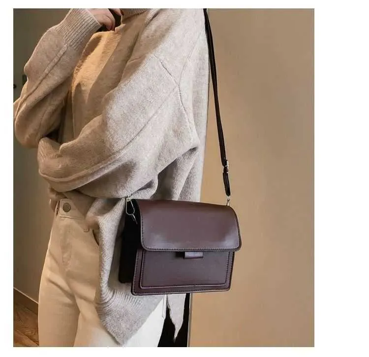 Ladies Messenger Solid Color 2023 New Trendy Wide Shoulder Strap Small Square Bag Retro Casual Simple Crossbody Ba241018_voghion.com