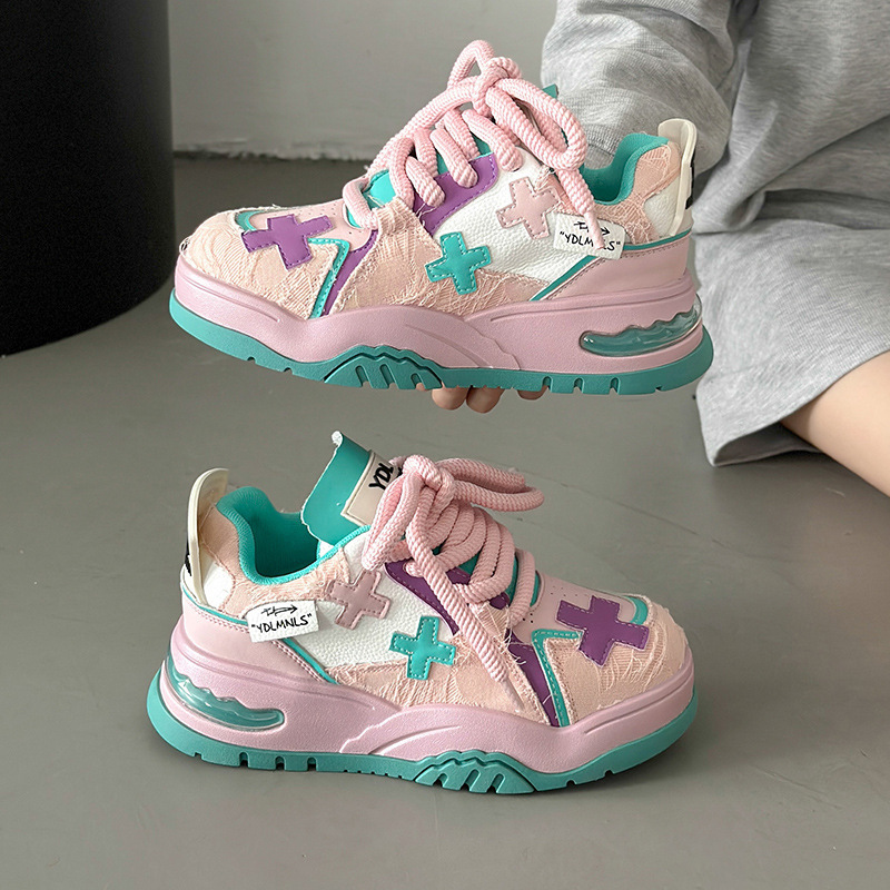 Small and niche cross stitching design, dad shoes, women's Instagram style, contrasting colors, trendy increase, thick_voghion.com