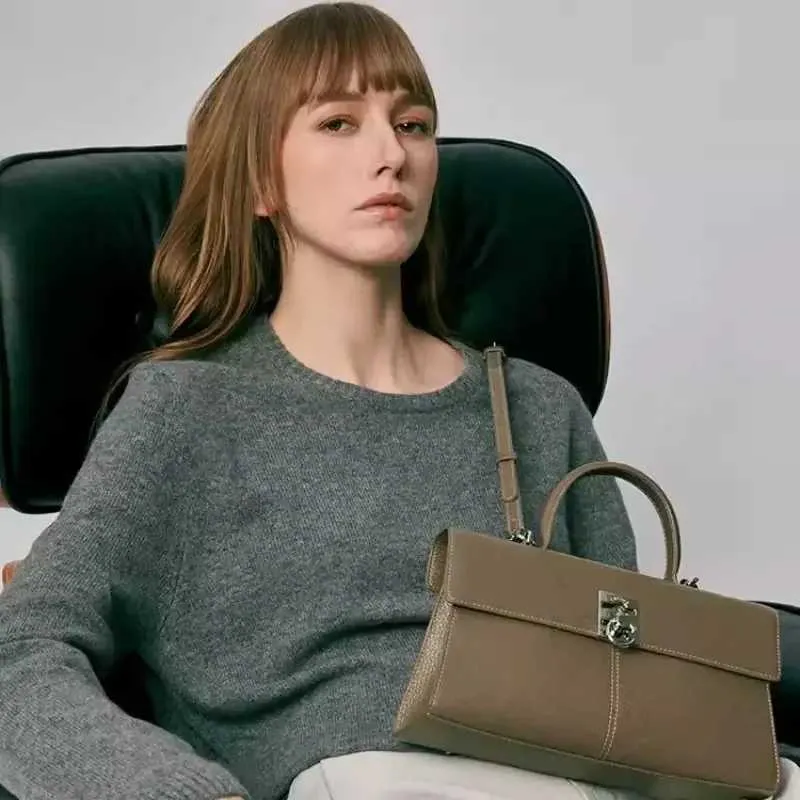 Stilvolle Umhängetasche für Damen, Designer-Umhängetasche mit Clamshell-Griff oben, Vollleder, mit Riegel, Umhängetasche, Ba241216_voghion.com
