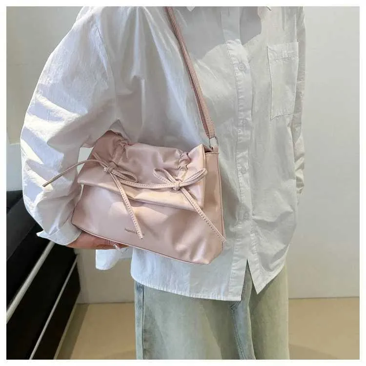 Unterwäsche Damenhandtasche große Kapazität Herbst und Winter 2024 neue High-End-Schulter-Pendlertasche Y241025_voghion.com