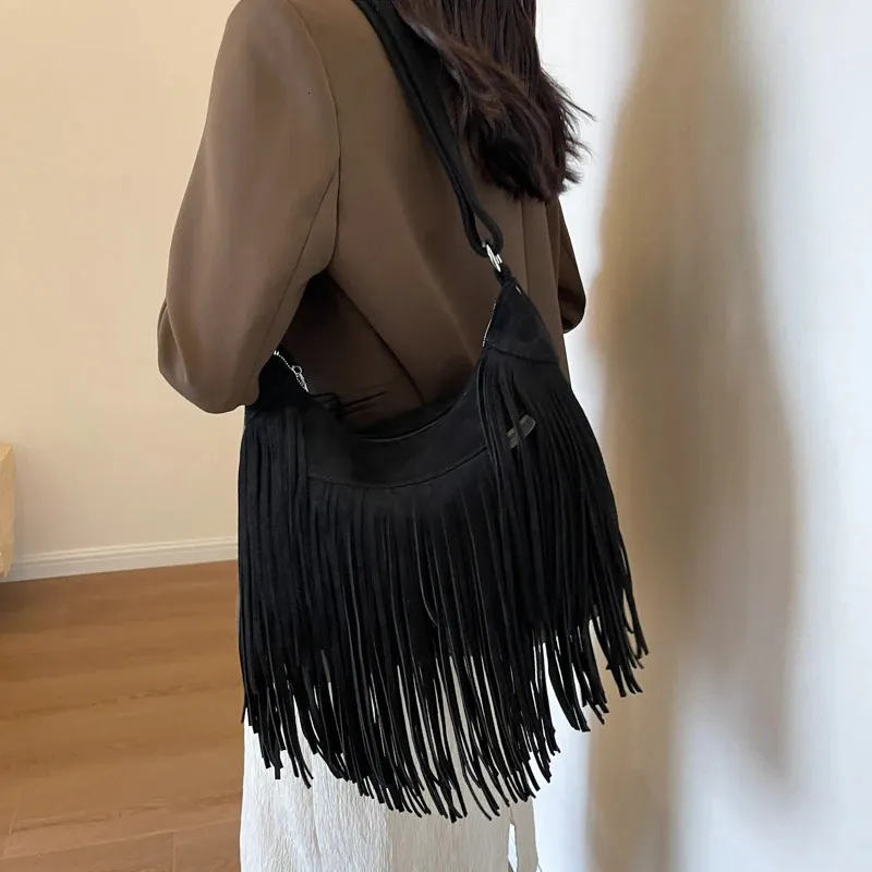 Borse a tracolla in pelle scamosciata con nappe e frange da donna 2024 Borsa a tracolla da donna alla moda Borsa a mano Tote Marrone Nero_voghion.com