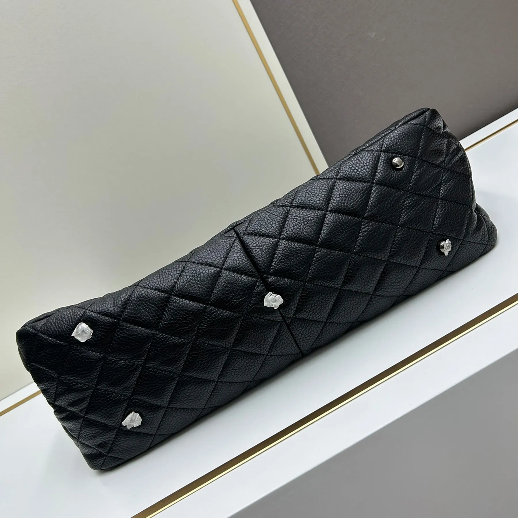 Damen Stepptasche Mit Überschlag Und Silberner Kette_voghion.com