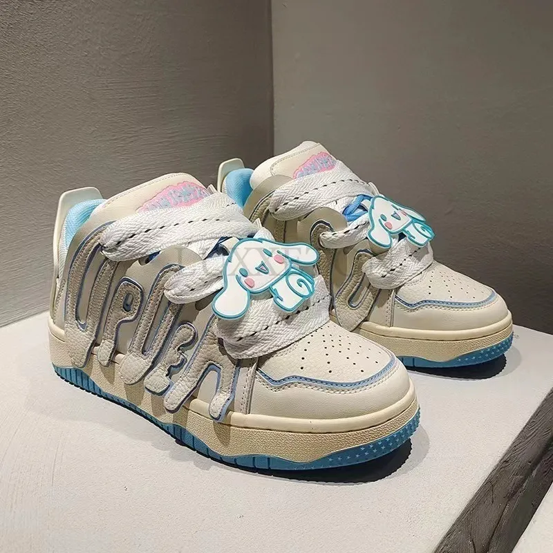 Thick Soled Round Toe Sponge Cake Couple Style Sneakers With Breathable Mh Comfortable And Versatile Casual Sports_voghion.com