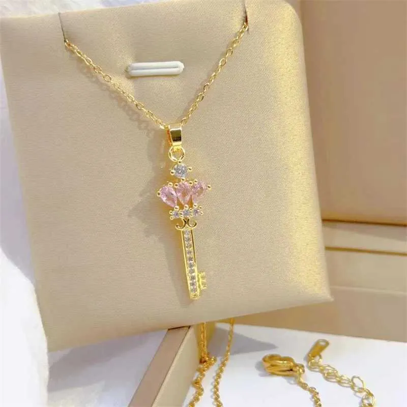 Collane con ciondolo Moda Carino Rosa Personalizzato Corona Chiave Collana Classico Leggero Design retrò Acciaio inossidabile Versatile_voghion.com