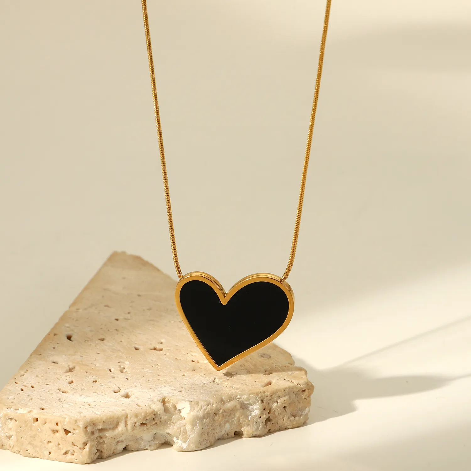 Catene Stile Vintage Placcato Oro Nero Cuore Irregolare Collana Regalo Acciaio Inossidabile Smalto Pendente Per Le Donne_voghion.com
