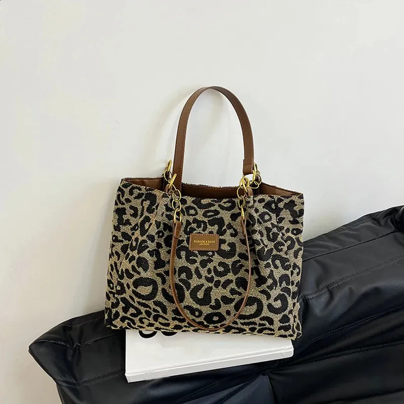 Leopard Print Handbag Shoulder Tote Bag Retro Style For Women_voghion.com