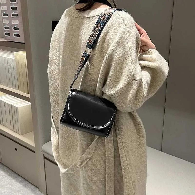 2024 Žhavé výprodeje nových módních širokopásmových vysoce kvalitních jednoramenných crossbody retro podpaží malých čtvercových kabelek a kabelek_voghion.com