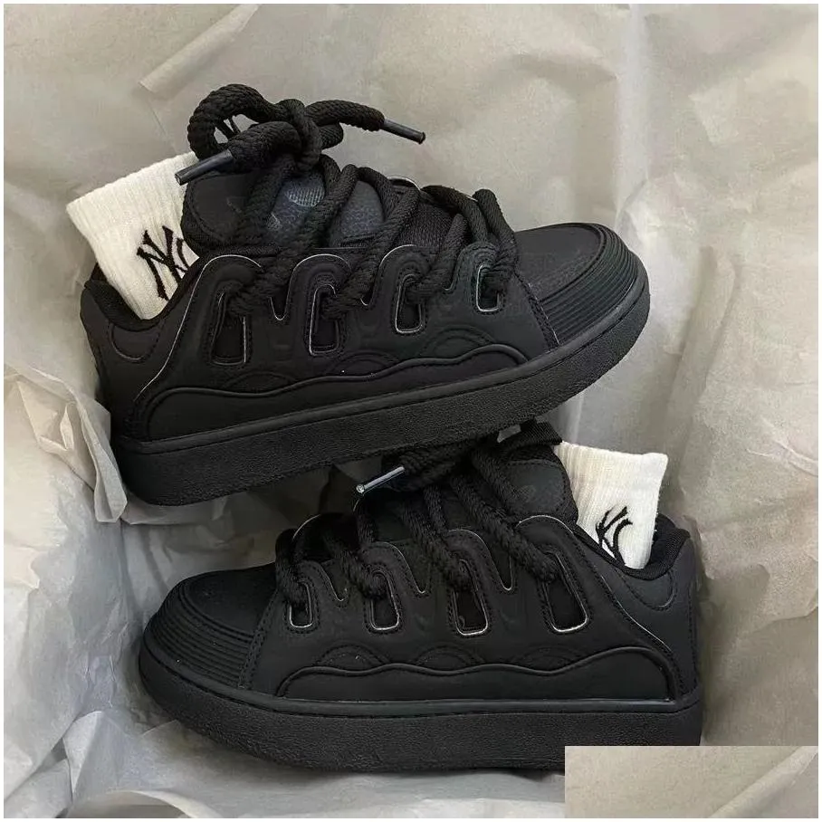 2025 Nuovo modello scarpe casual uomo donna sneakers taglie forti 41 42 moda donna donna spessa suola spessa retrò sport pane_voghion.com