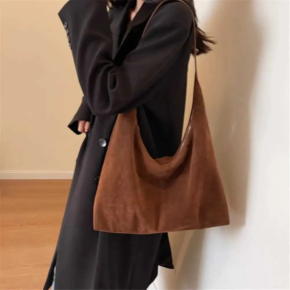 Borse autunnali Borse in pelle scamosciata marrone per donna Borsa a tracolla grande con cerniera SlouchyC241031_voghion.com