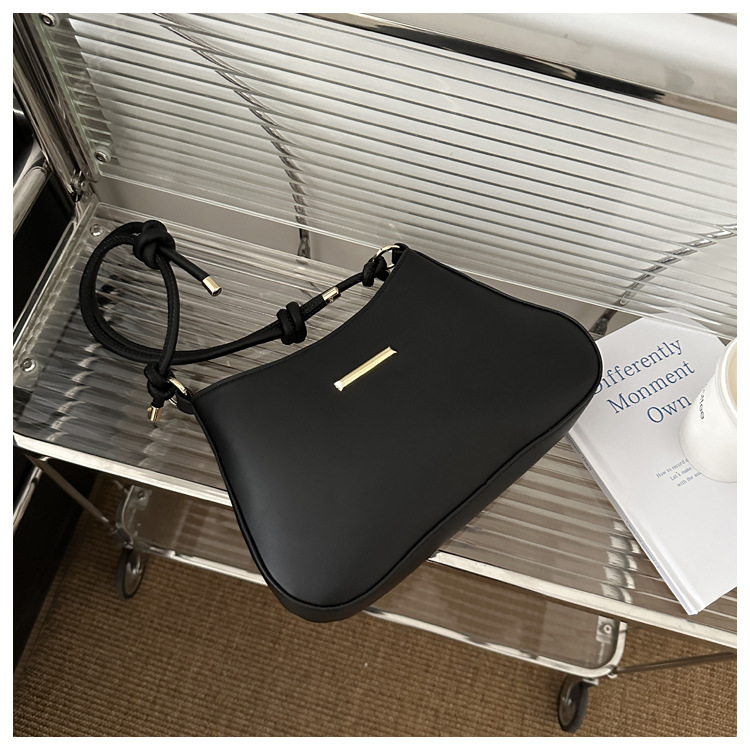 Popular Small Bag Women's Bag 2024 Spring New Versatile Small Square Bag Fashion Candy Color Single Shoulder Underarm Bag_voghion.com