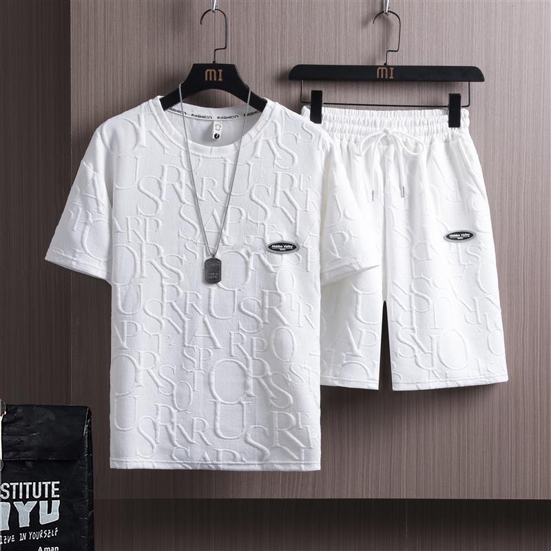 Vêtements pour hommes Costume d'été Tendance de la mode pour hommes Sports décontractés Short à manches courtes Ensemble pour hommes avec un beau T-shirt à manches courtes