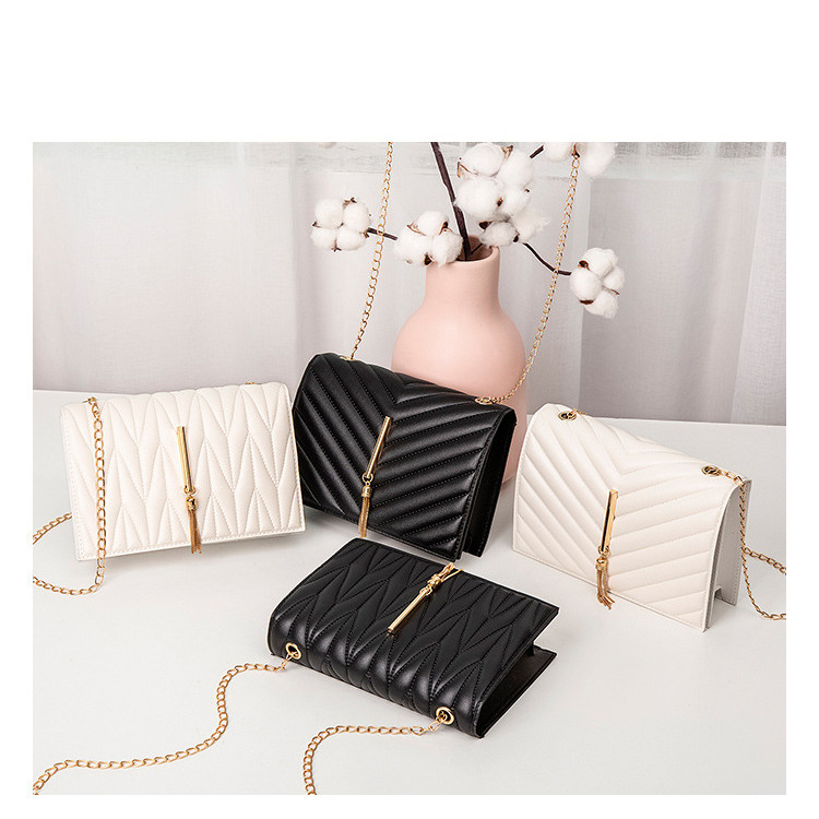 Image of 2023 Fashion Women's Bag Crossbody Small Square Bag V-Pattern Plaid Pillow Bag Simple and Elegant