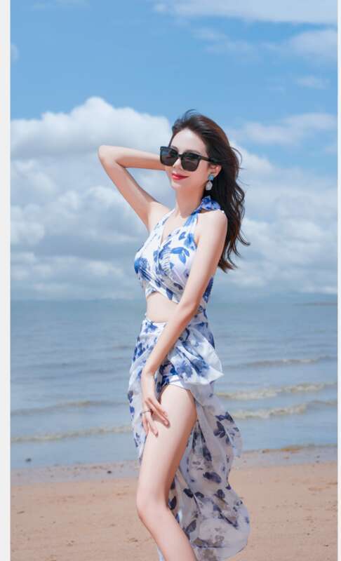 The Immersive Vacation Experience Starts Here! Women's Split Three Piece Swimsuit, Perfect Fit For Seaside Hot Springs_voghion.com