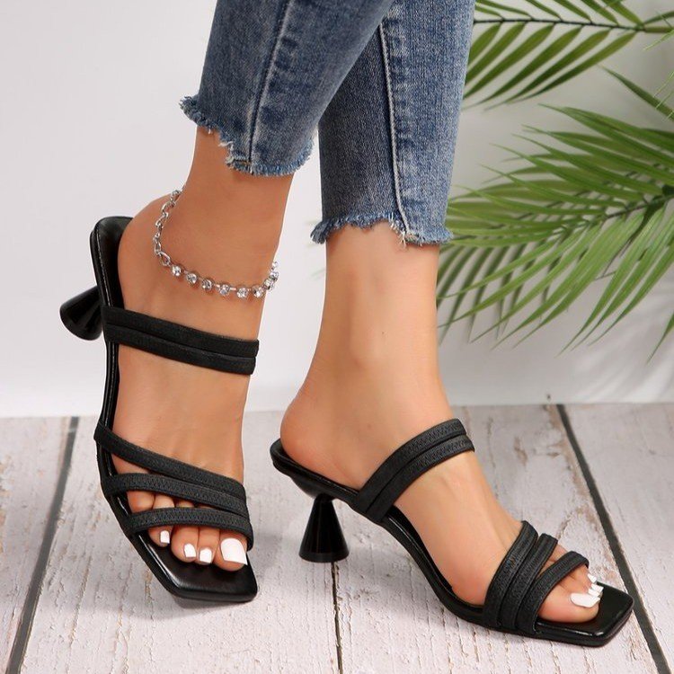 Nouvelles pantoufles à talons hauts et bout carré pour femmes, avec fines brides, pour chaussures d'extérieur tendance_voghion.com