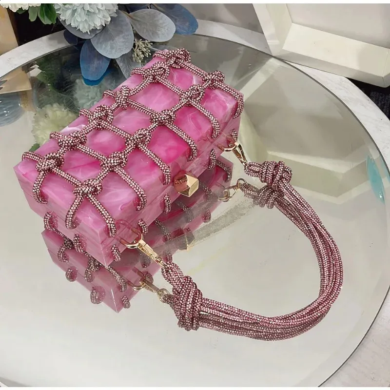 2024 Handtasche Hochwertige Abend-Dias-Kupplung Acryl Achselhöhle Quadratische Damen Geldbörse Hochzeitstasche 240907_voghion.com