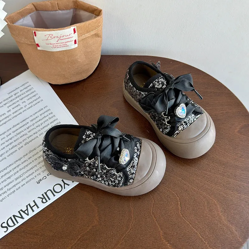 Kindersport für Frühjahr und Sommer 2024 Mädchen glänzende, weiche Sohle, rutschfeste Freizeit-Laufschuhe 240912_voghion.com