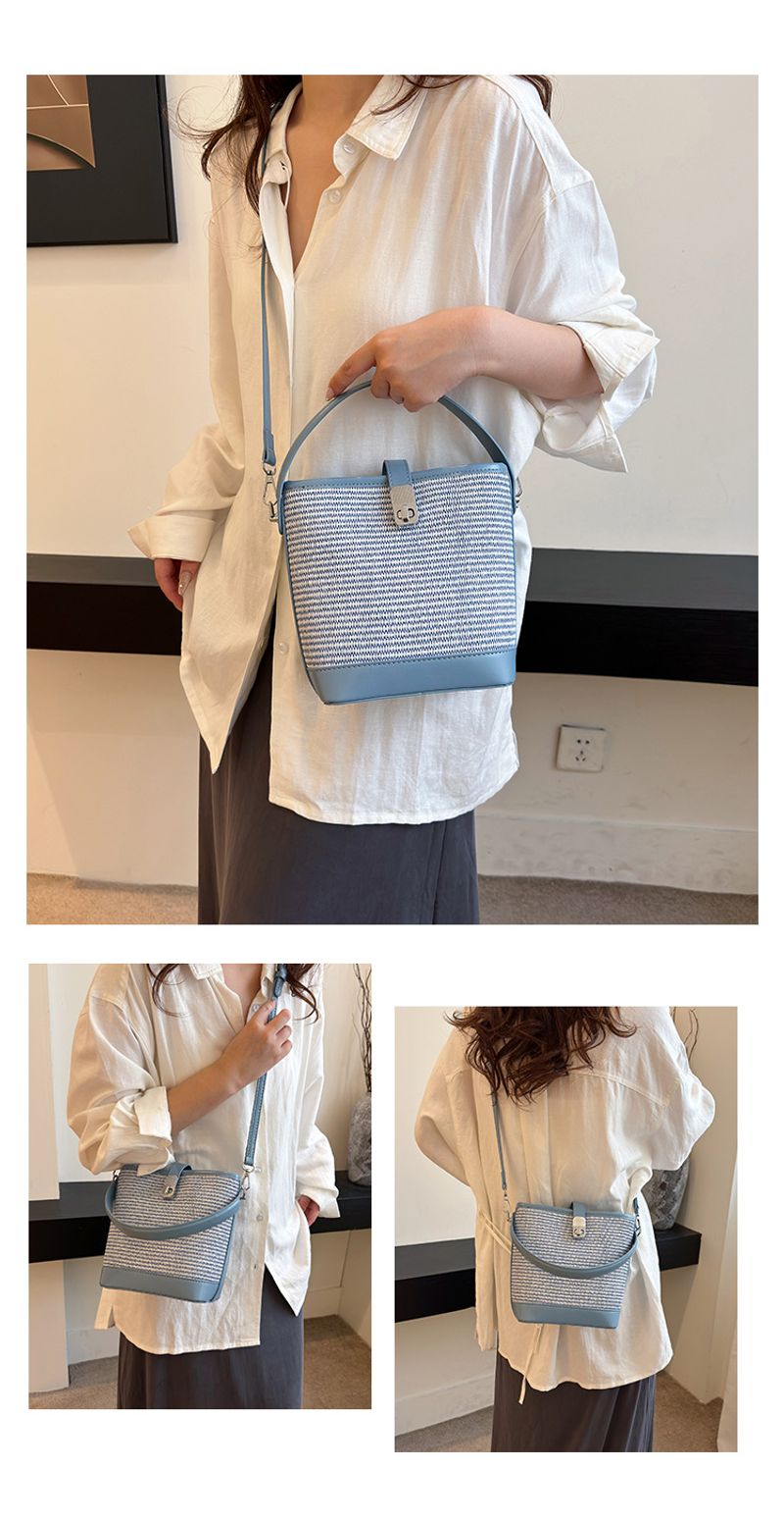 Erba di nicchia super popolare per le donne 2024 nuova borsa a secchiello per l'acqua a tracolla intrecciata versatile con blocco di colore estivo, mobile_voghion.com