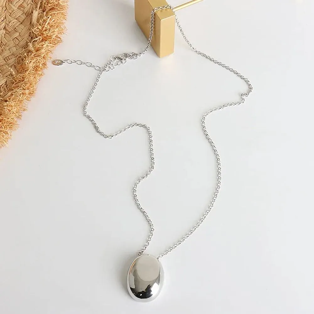 Ovaler Anhänger Mit Gebürsteter Metallkette Für Damen_voghion.com
