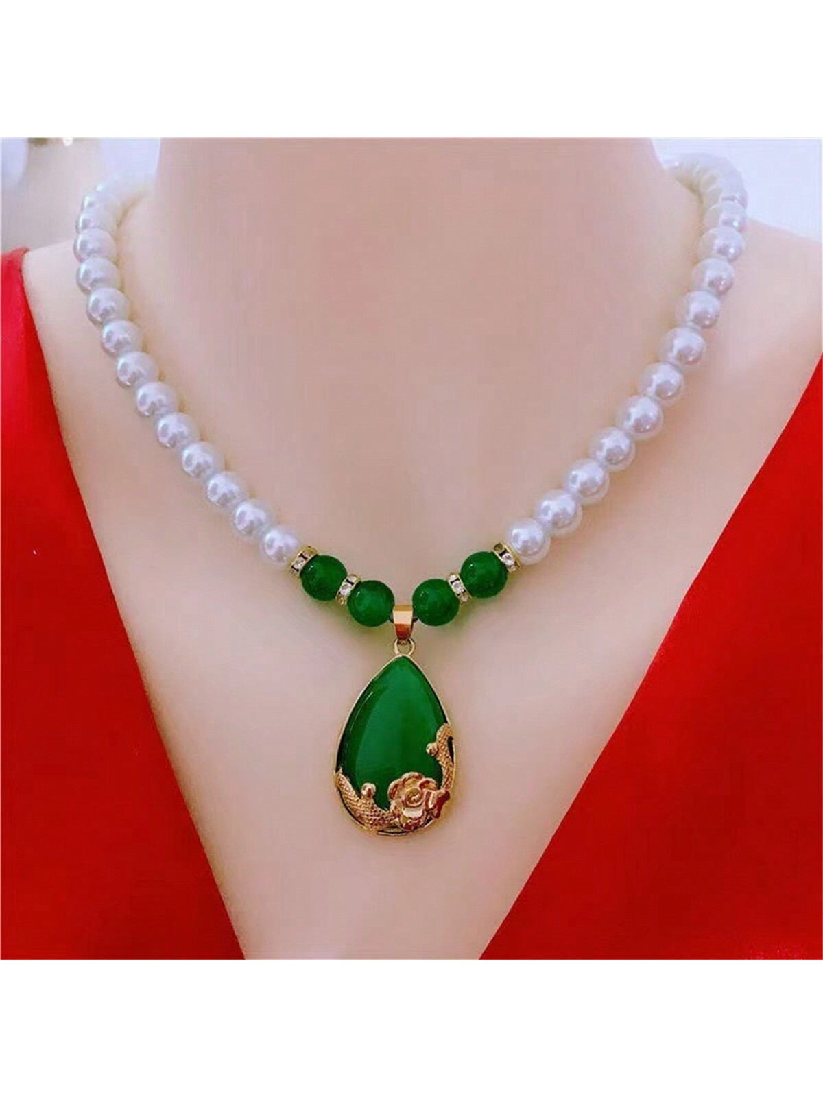1 piece women's white pearl and green artificial gemstones beautifully decorated luxury pendant necklace