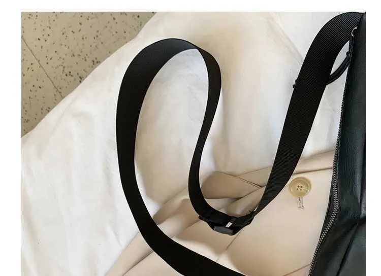 Retro Women's Messenger Bag Large Capacity Pu Leather Shoulder Bag_voghion.com