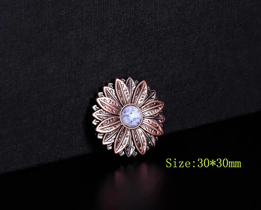 10PCs 30*30MM Künstlerische Metall Blume Antike Kupfer Concho mit Weiß Türkis 240710_voghion.com