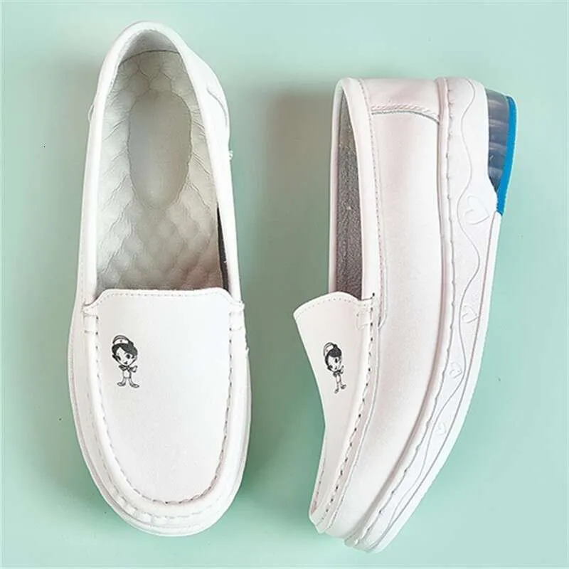 Nurse Soft thick sole Fashion casual flat with small white shoes women's slip-on 456_voghion.com
