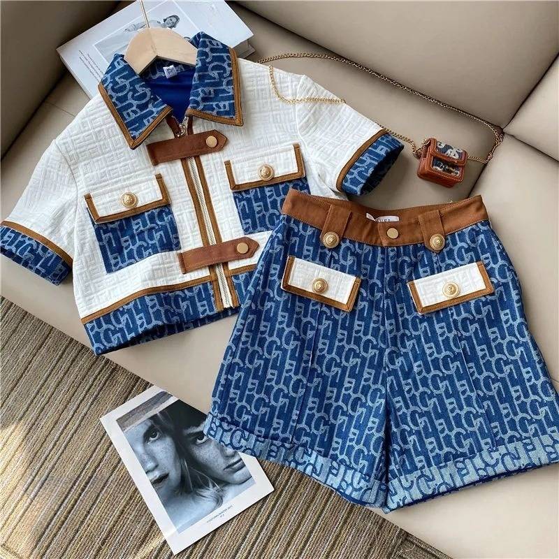 Vêtements pour femmes Été Nouveau petit short haut de gamme Costume deux pièces pour femmes