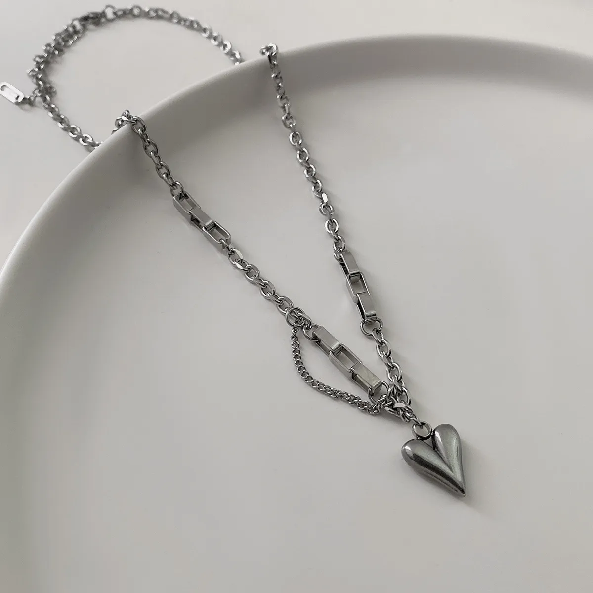 Colliers pendentifs Origin Summer Fashion Gold Color Love Heart Collier chaîne épaisse asymétrique pour femmes en acier inoxydable_voghion.com