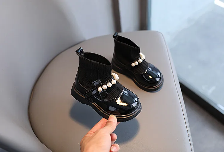 2025 Nei Baby Meedercher Prinzessin Stiwwelen Socken Cutefeet Kanner Casual Klengkanner Kanner Hierscht Wanter Lieder Schong mat Pärelen_voghion.com
