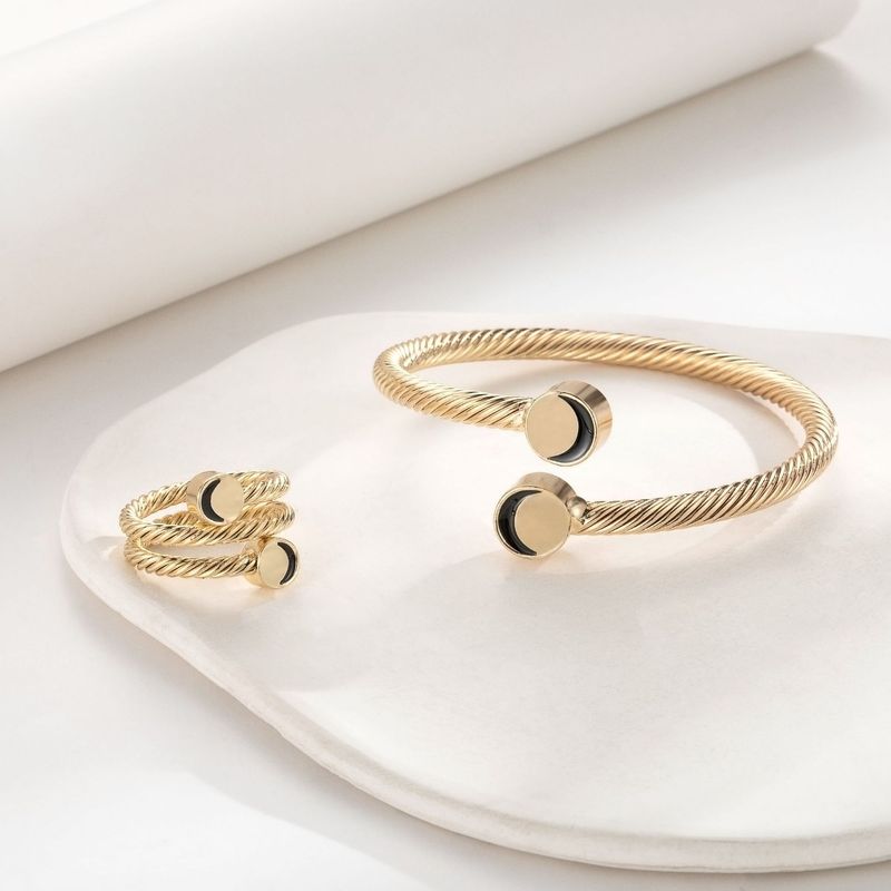 Umweltfreundliche Legierung Mode Vielseitige Persönlichkeit Gold Fried Dough Twists Offenes Armband Ring Zweiteiliges Set Von_voghion.com