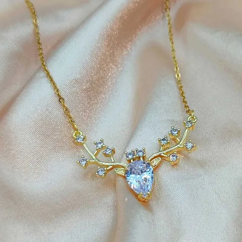 Elk Pendant Necklace - Exquisite High-end Gold Temperament Jewel_voghion.com